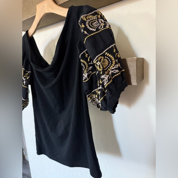 Free People|Black floral embroidered puff sleeve top “Rock with it”, Bohemian• - Picture 8 of 13